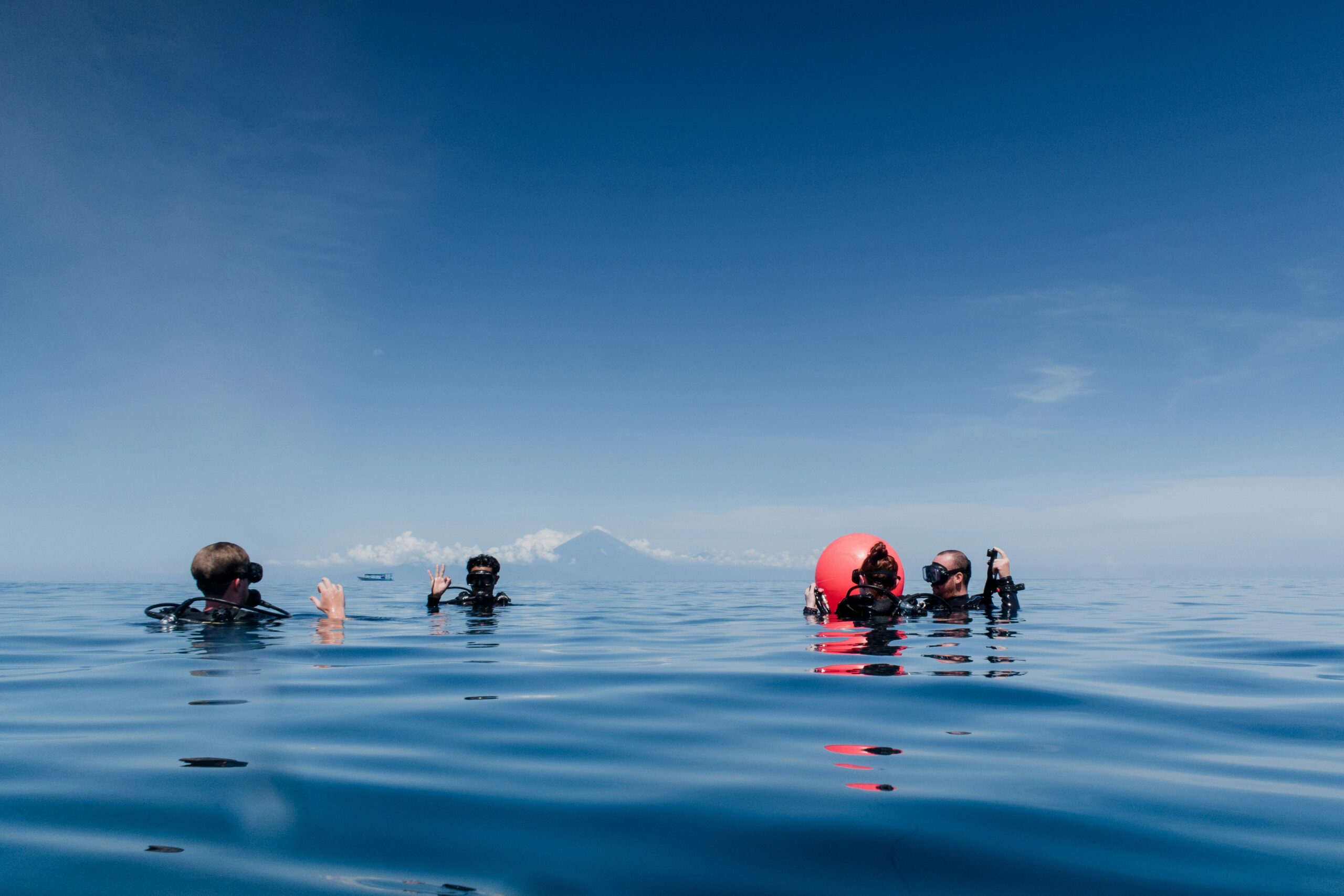 uber-scuba-gili-5DQlG1cpKYQ-unsplash